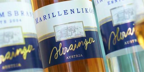 Foto von 3 Weinflaschen des Herzinger Weingut